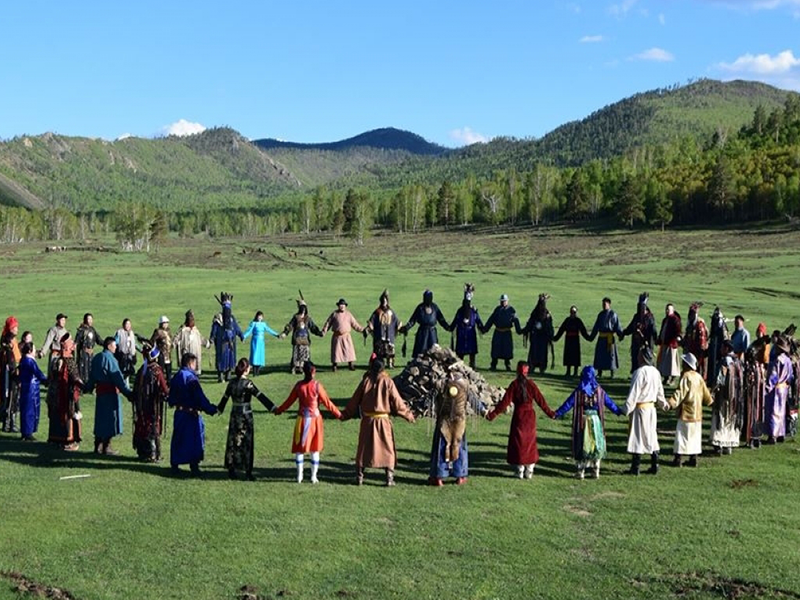 ブリヤート族の舞踊「ヨーホル」の祭り(4) | Jiguur