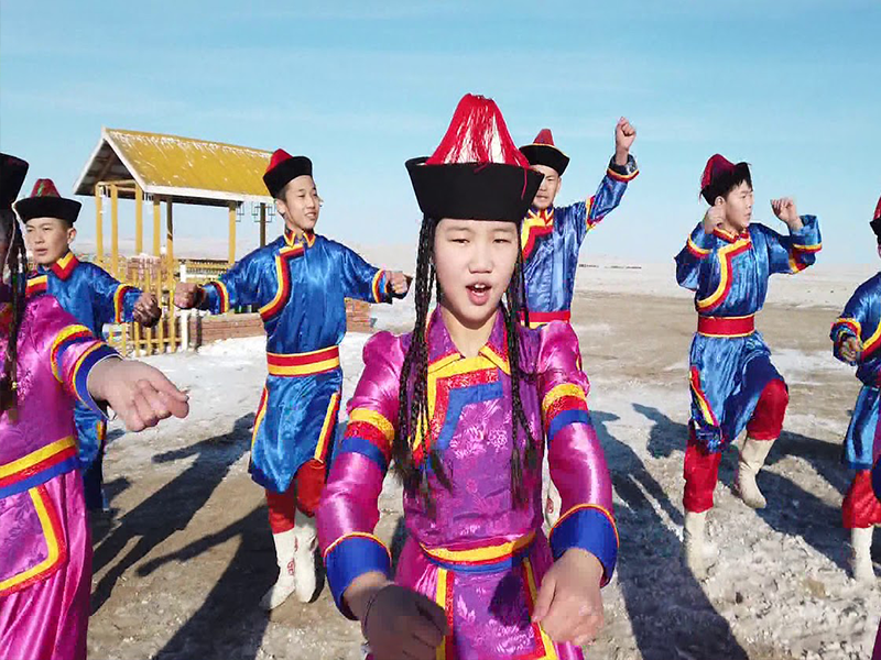 ブリヤート族の舞踊「ヨーホル」の祭り(1) | Jiguur