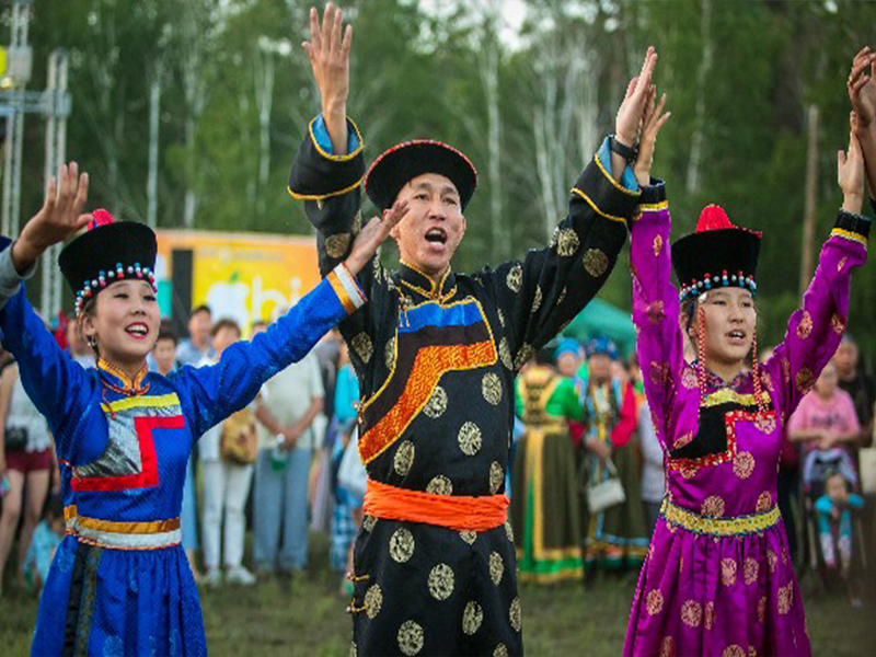 ブリヤート族の舞踊「ヨーホル」の祭り(2) | Jiguur